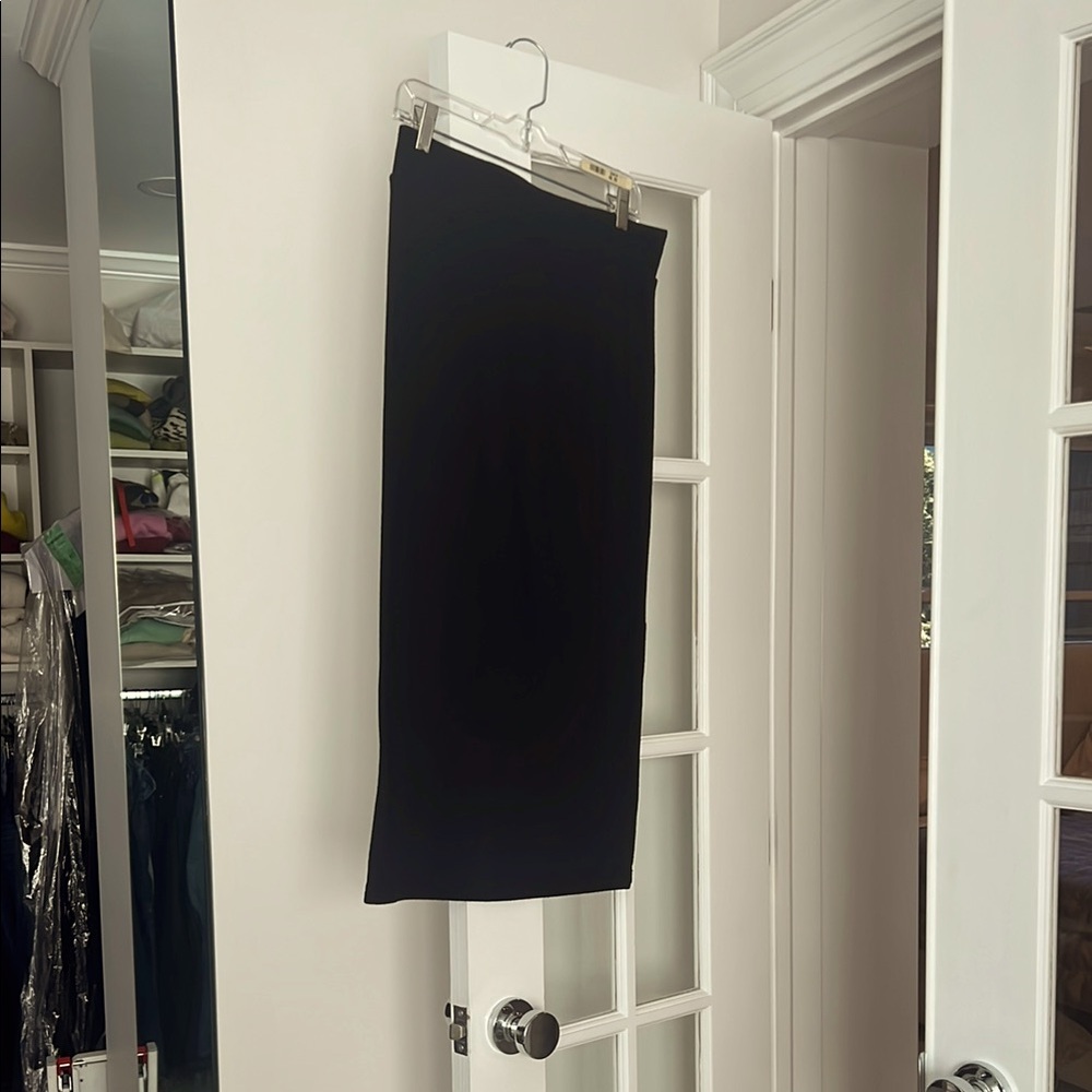 Chic Black Pencil Skirt